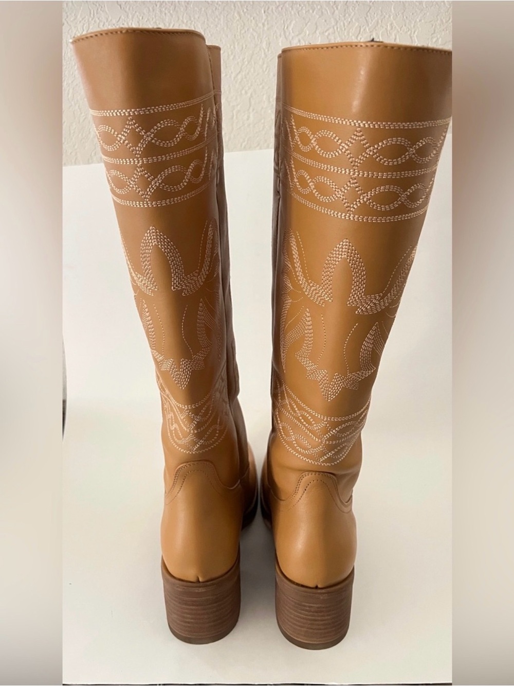 NWT Dingo Tan Embroidered Leather Knee Boots - Picture 4 of 7
